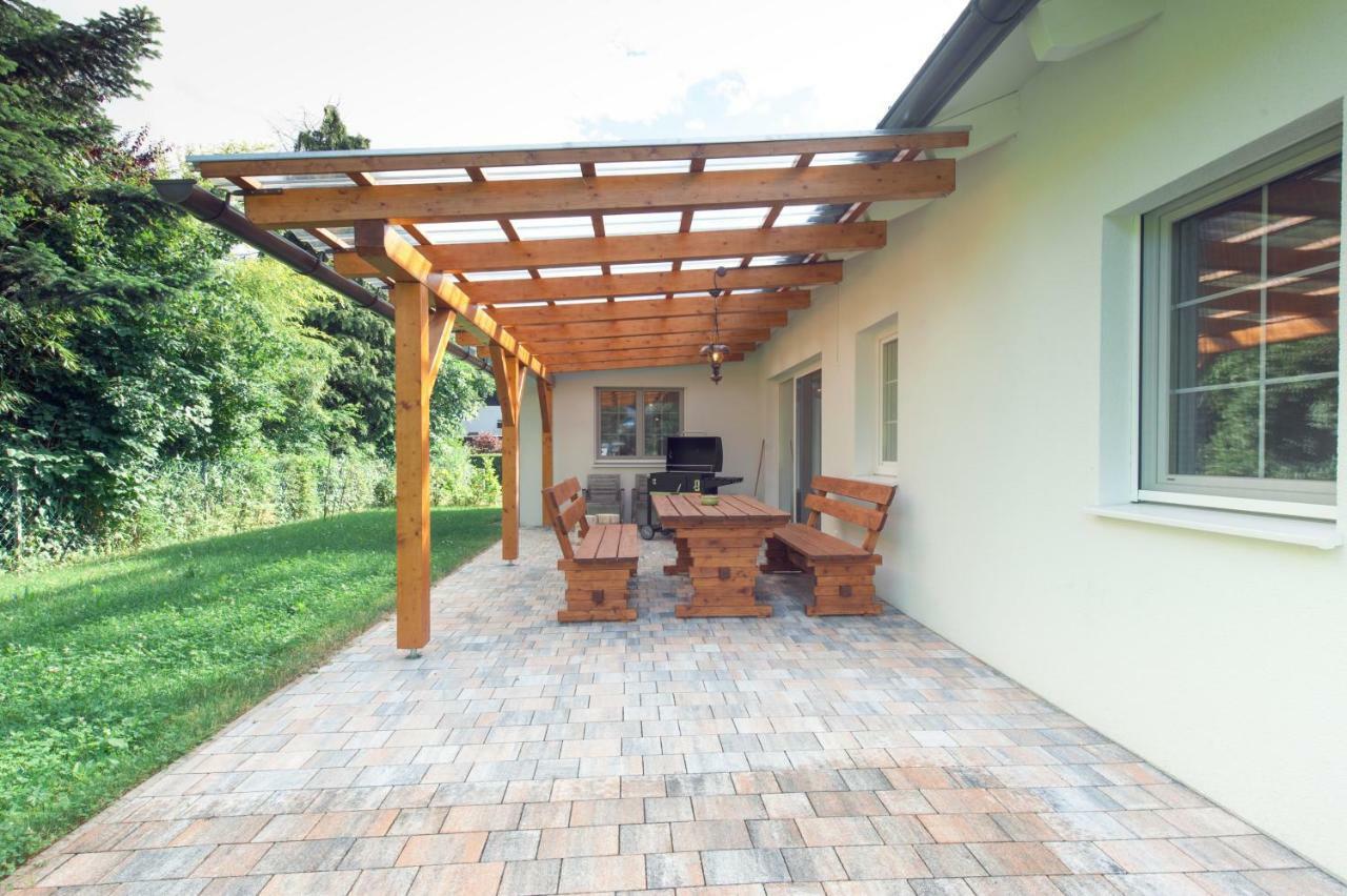 Haus Am See Dobriach Bagian luar foto